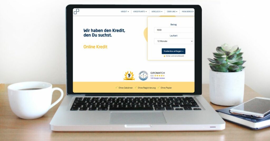Laptop zeigt GiroMatch Webseite für Online Kredit