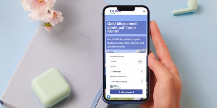 Smartphone zeigt Ofina Kredit