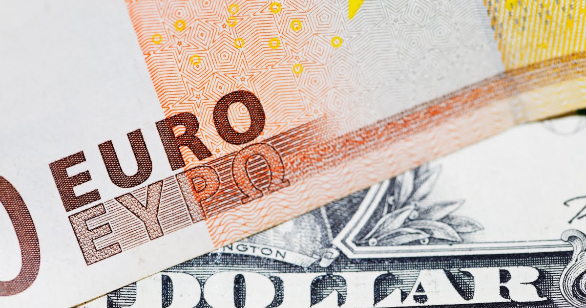 cambiar dólares a euros